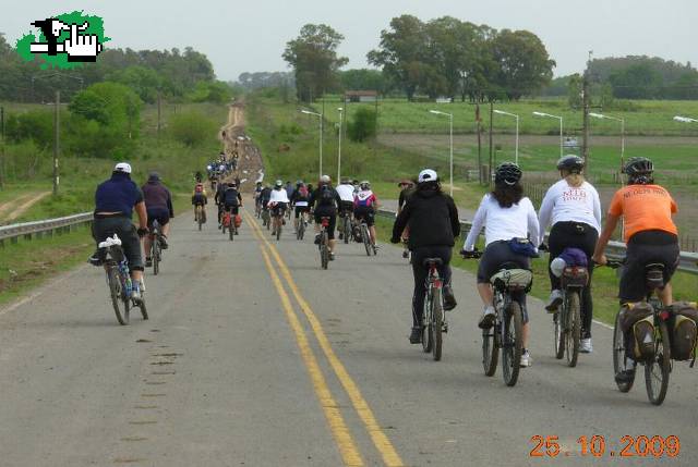 LOS MEGA RUMBO A VILLA ESPIL