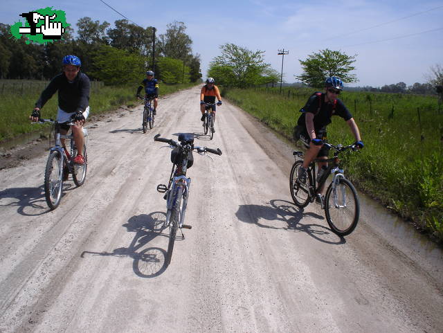 LOS 3 CHIFLADOS DEL PEDAL (MAS ALLA DE PUNTA INDIO)