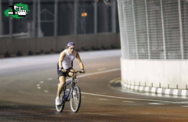 Fernando Alonso en bike
