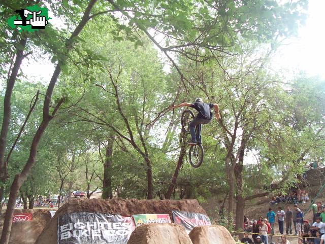 dirt contest embalse