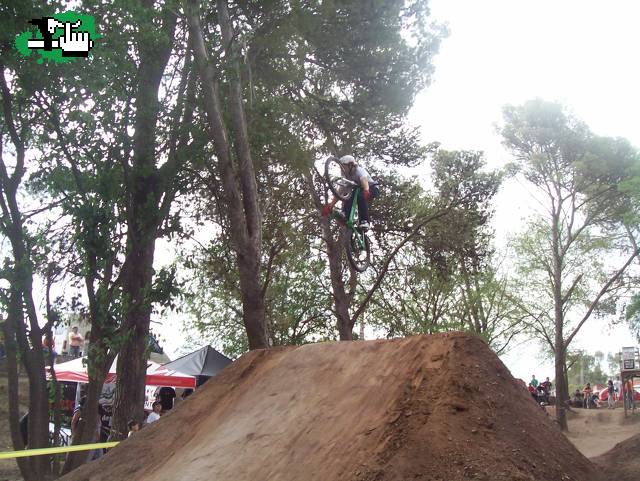 dirt contest embalse