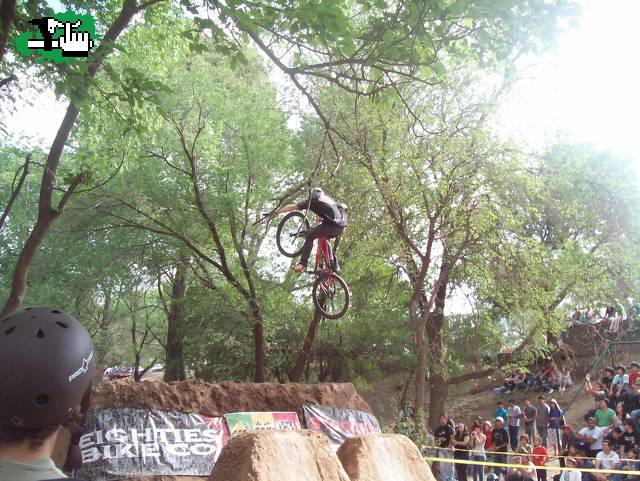 dirt contest embalse