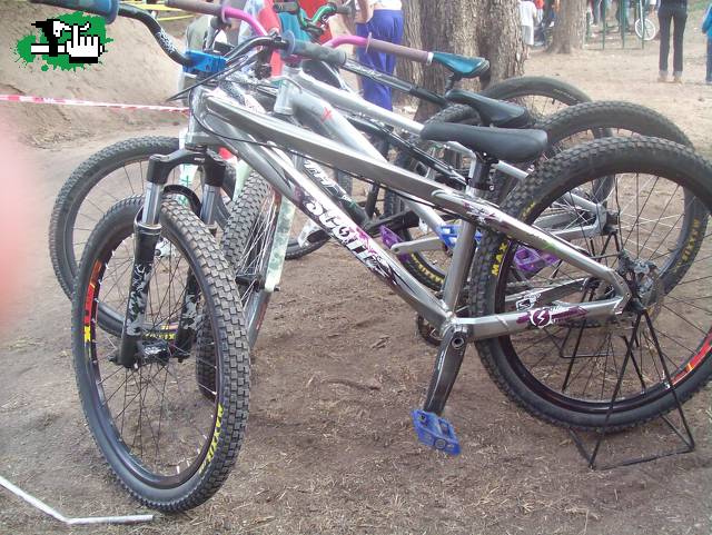 dirt contest embalse