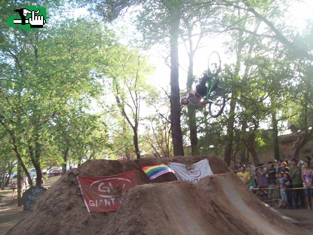 dirt contest embalse