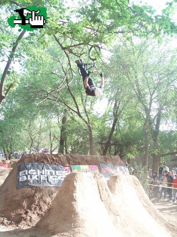 dirt contest embalse