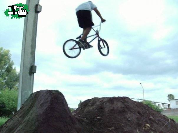 volando el dirt techado e los vagos