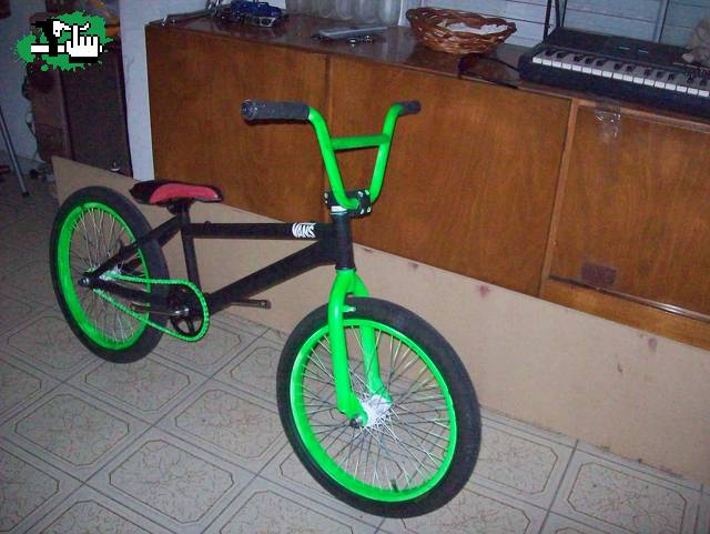 el qe opina mal, la tiene adentro :P