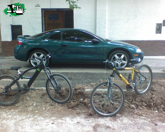 ECLIPSE posando con las bicis!!