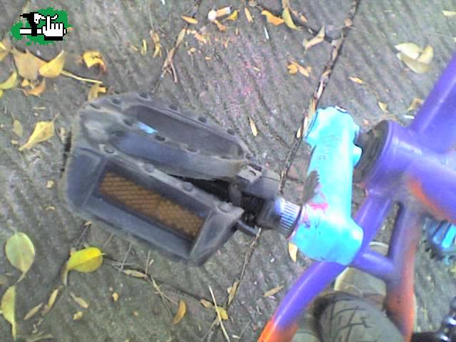 pedales de plastico????