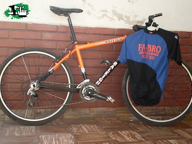 la bike y el esponsor 