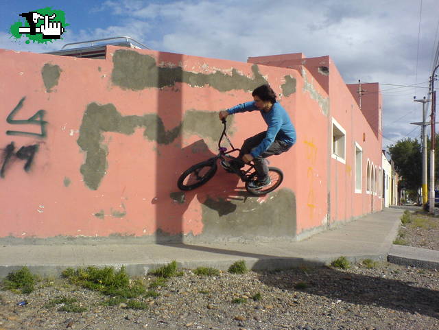 MIGUE WALLRIDE CON SU MEGA BIKKE