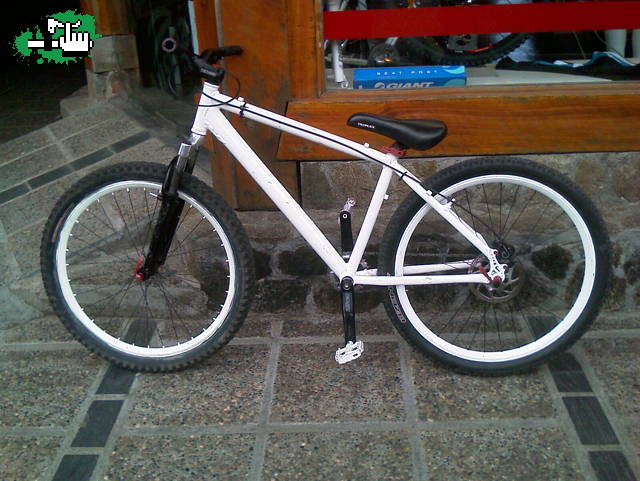 ahi estaa.. rueda de atras nueva jaja 