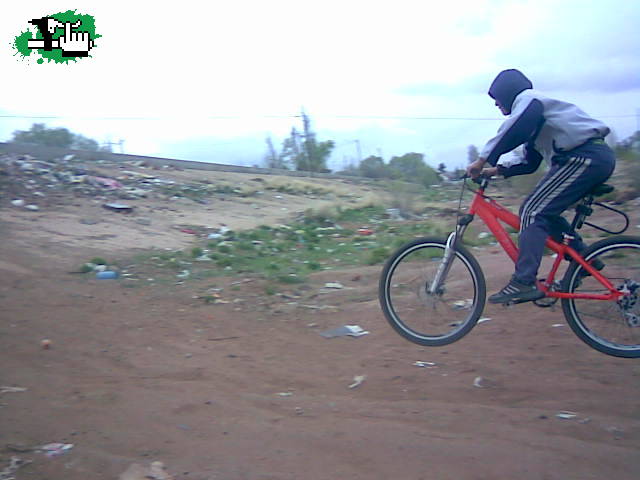 salto en un sanjon jajaja