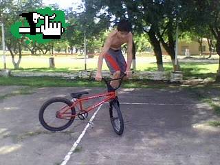 footjam tailwhip