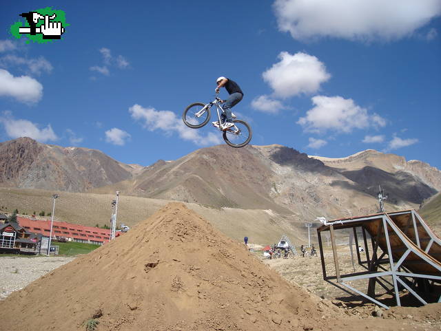 Maurito volandoo en Las Leñas