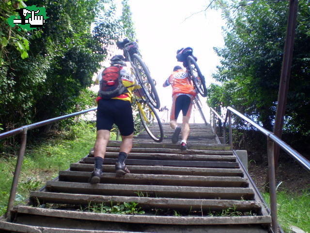 Los 3 chiflados del pedal: 2º explorer al roca 
