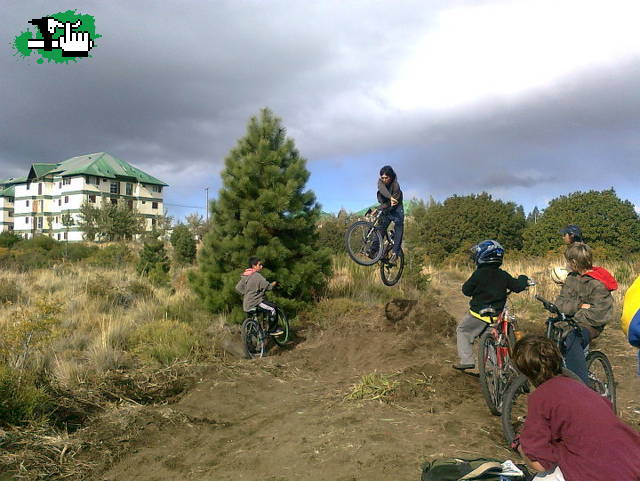 CASI  X UP!! perdonen x el casco!!!!!!!