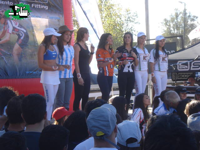 otro angulo de las mininas