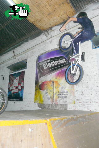 yo no hand
