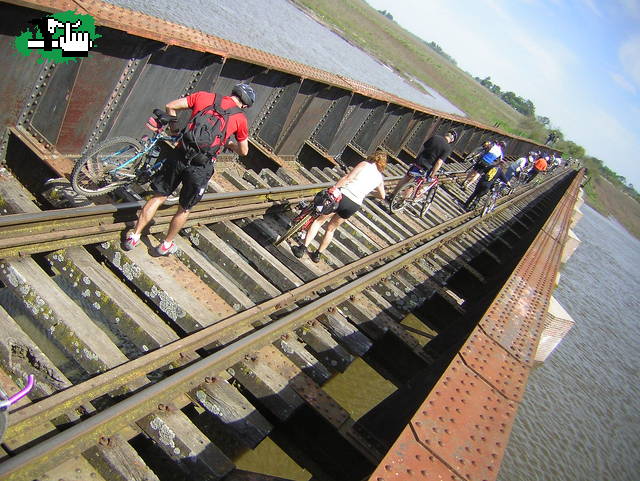 LOBOS - BEGUERIE - ROQUE PEREZ - LOBOS.