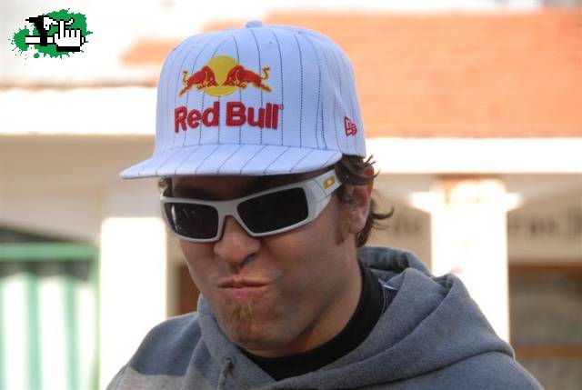 LLEGARON GORRAS RED BULL Y en CLUB DIVERTITE BTT