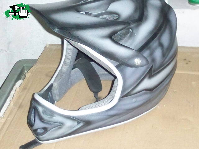 utlimando detalles con el aerografo