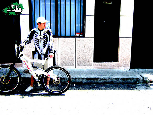 Algo de Photoshop... y mi Bike!