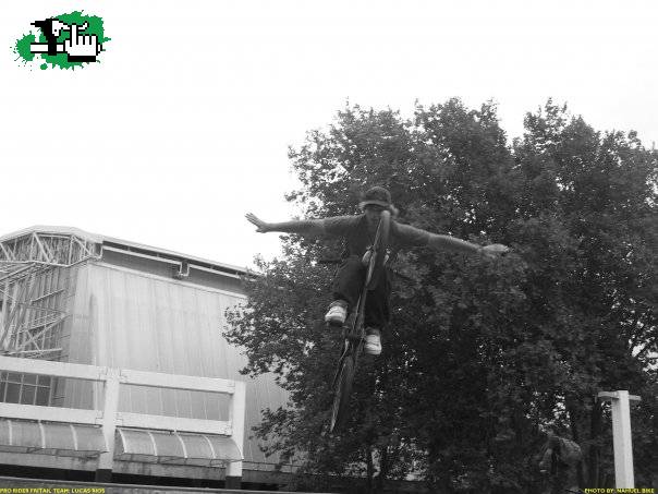 no hander :D OPINEN