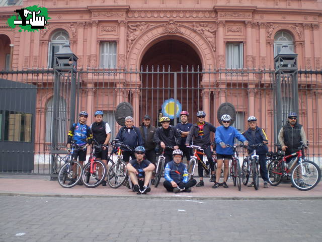 Los 3 chi + Pami Bikers
