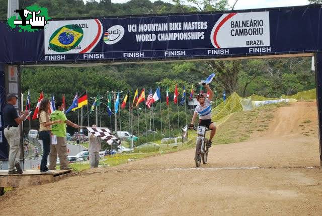AGUSTINA APAZA (CAMPEONA DE EL MUNDO XC)