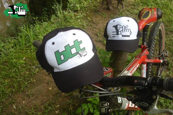 Llegaron los gorros BTT