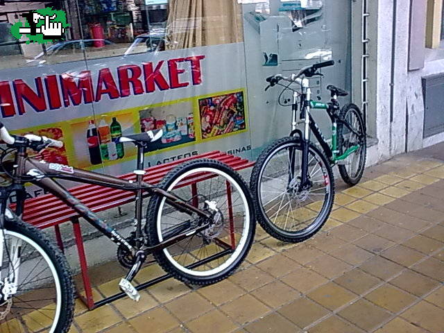la umf de un amigo y mi pobre bike