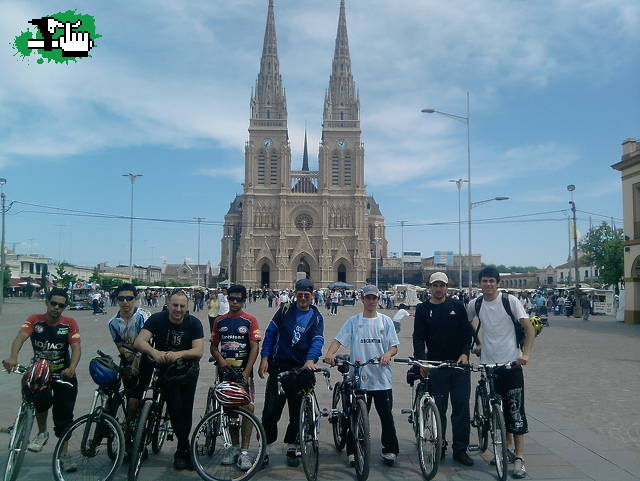 A LUJAN 