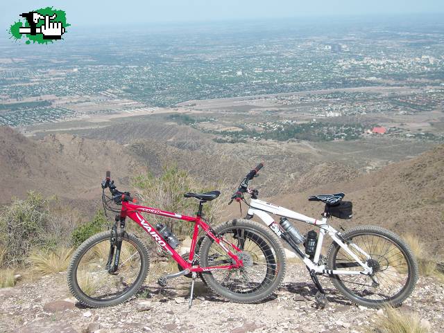 En la cima del Cerro Arco Mza.