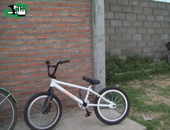 SE VENDE BMX ASFALTO