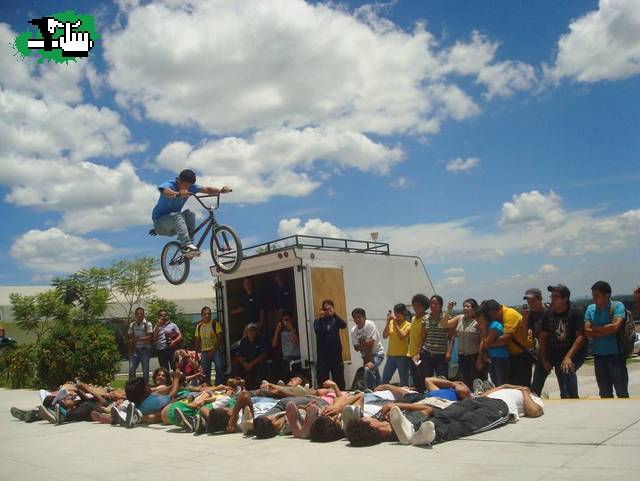 saltando 18 pibes :D