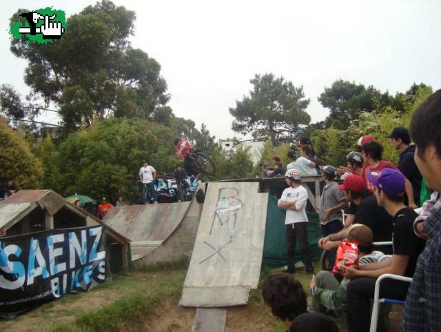 TOMA, X UP SAFANDO, TE LO ENVUELVO, O LO COMES ACA ? AJJAJ