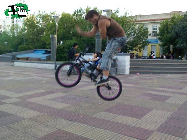 Bunny hop Barspin -