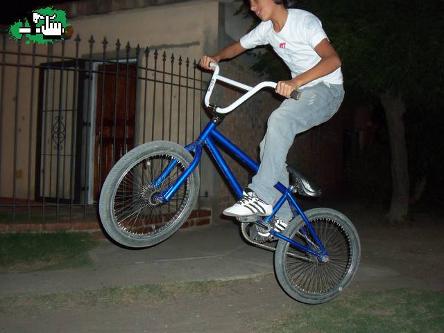saltando en la bail jajja con pinocho3 y matii_182