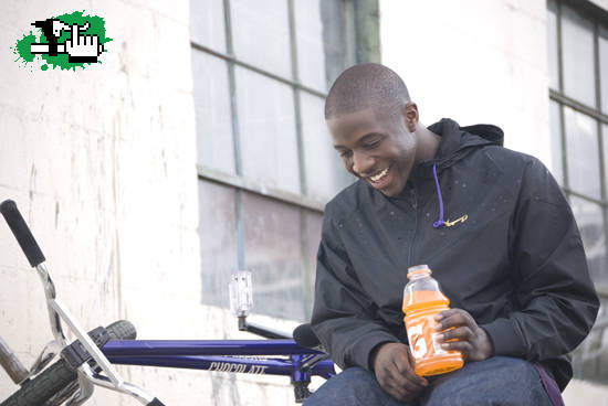 videos del negro nigel con gatorade