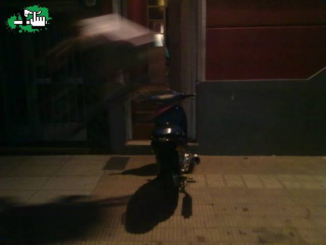 saltando mi moto xD