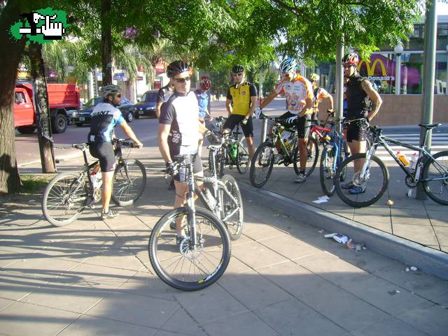 En el Mac de Castelar como todos los Sábados antes de salir!!