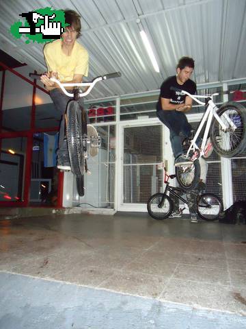 Barbie y yo - bunny hop barspin