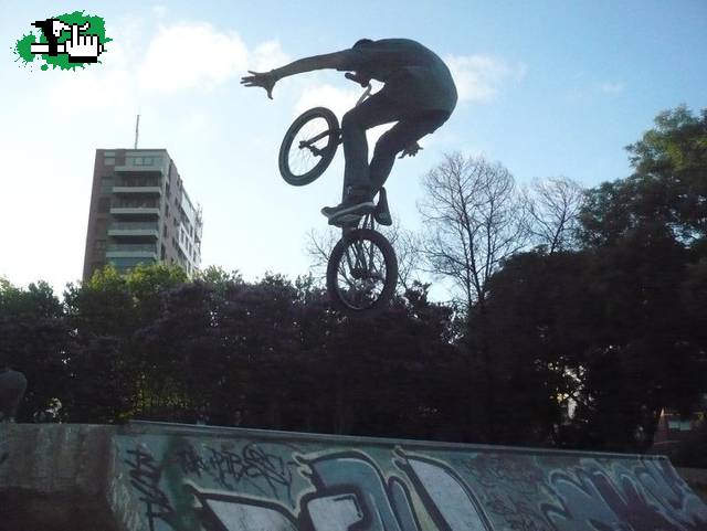 No hand , ahora si que salen normales.