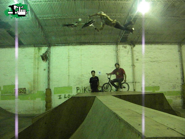 superman tailwhip!