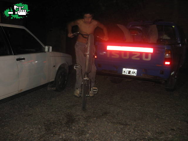 tratando de acer ollie en los conitos