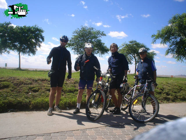 Los 3 chiflados del pedal: salida dominguera y metidos en medio de una maraton