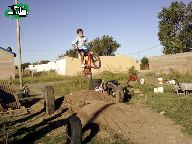un circuito en construccion. les dejo un salto