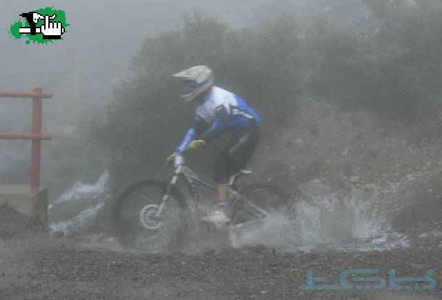 Open Vallecitos: cruzando el puente del rio