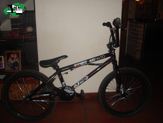mi asfalto con el manubrio bien